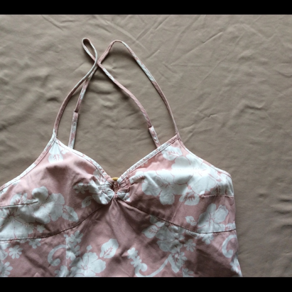 Hawaiian Style form fitting dress - Picture 2 of 8